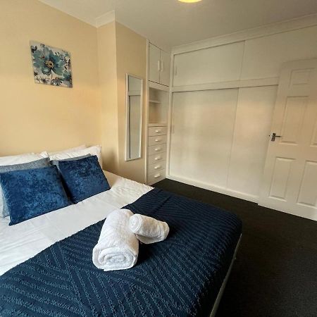 Access To Private Gym Room, 3 Bedrooms, Close To The City Суонси Экстерьер фото