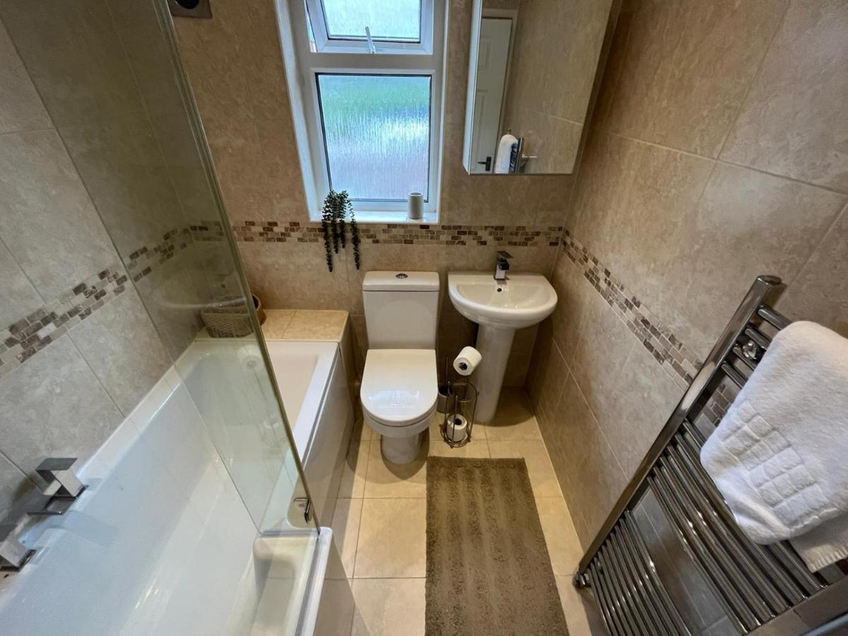 Access To Private Gym Room, 3 Bedrooms, Close To The City Суонси Экстерьер фото